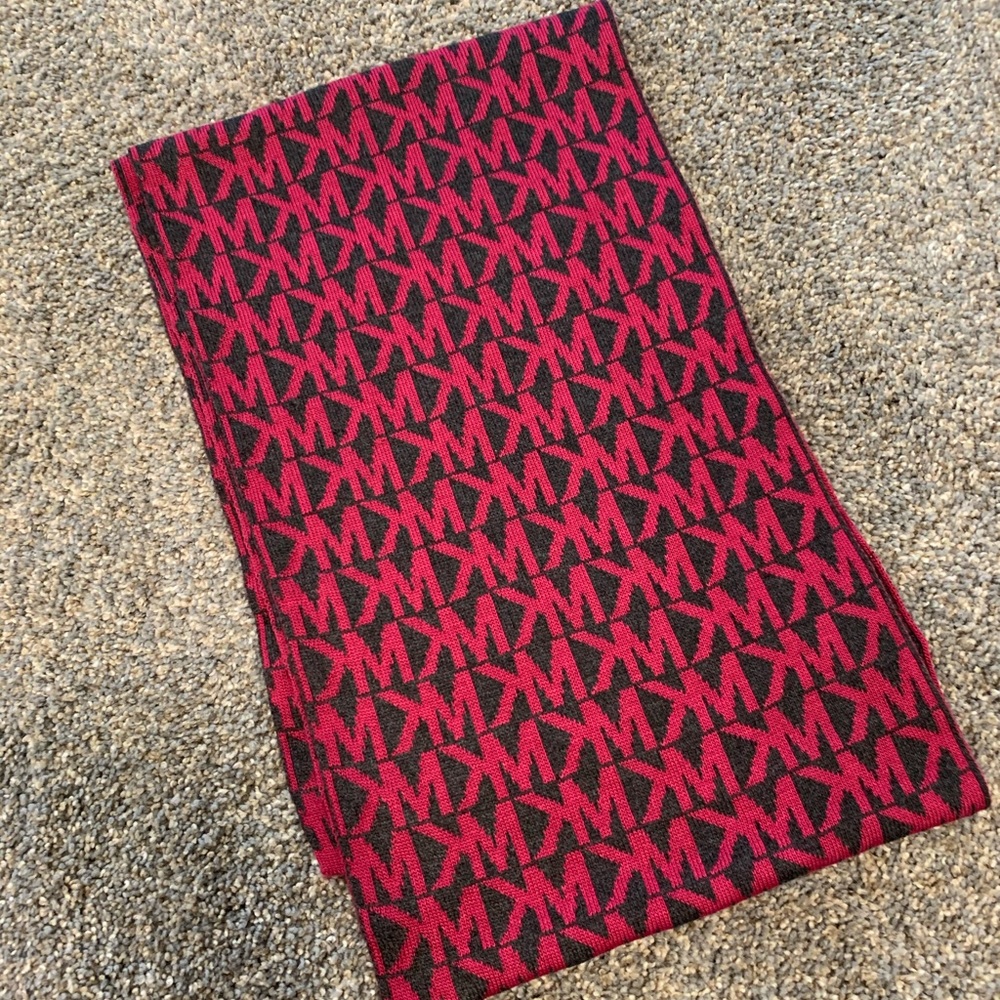 NWOT Michael Kors Scarf in Pink/Charcoal